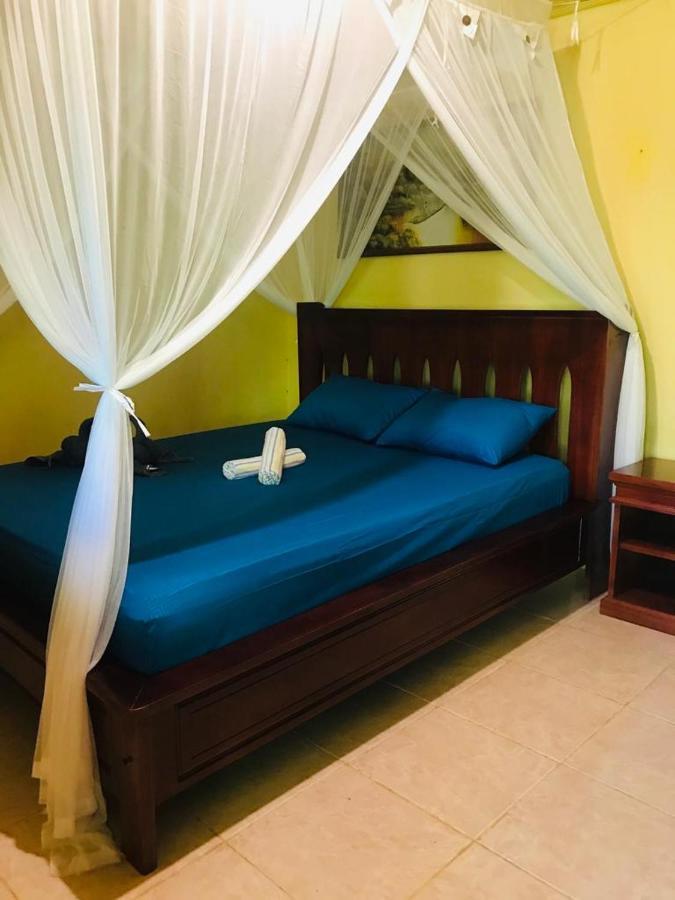 Panorama Backpackers Hotel Bunaken Ngoại thất bức ảnh