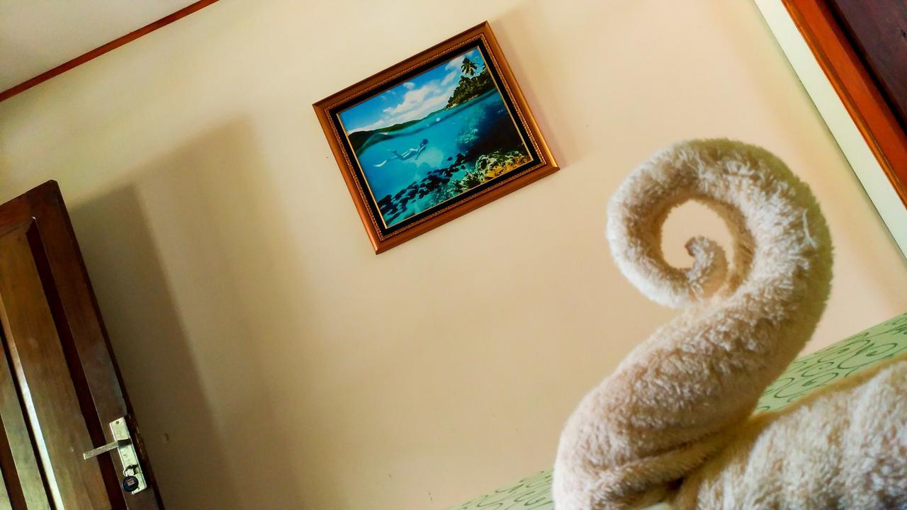 Panorama Backpackers Hotel Bunaken Ngoại thất bức ảnh