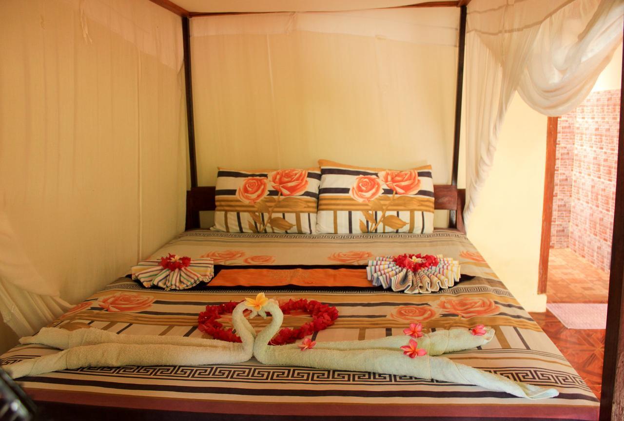 Panorama Backpackers Hotel Bunaken Ngoại thất bức ảnh