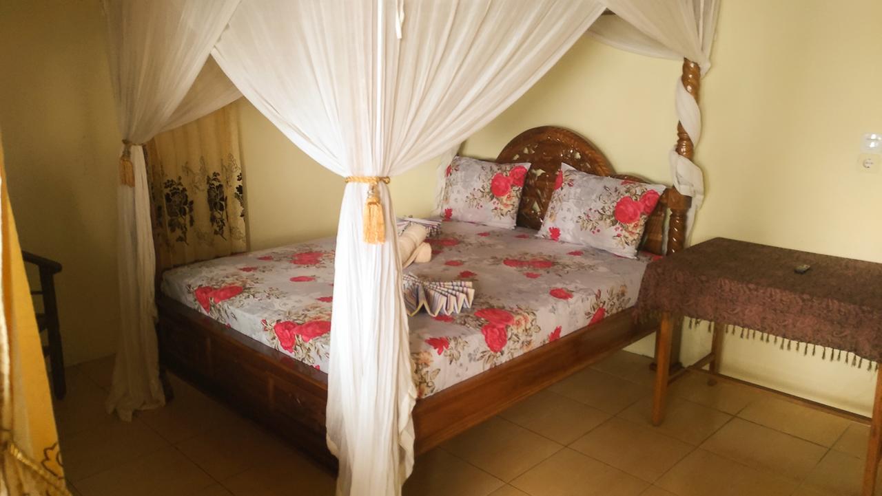 Panorama Backpackers Hotel Bunaken Ngoại thất bức ảnh